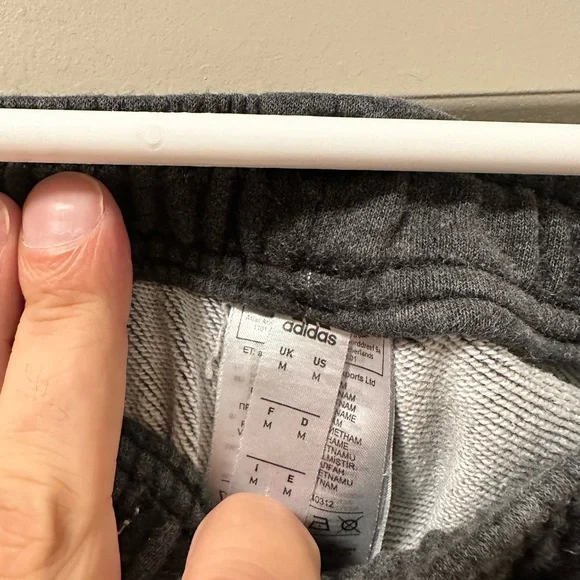 Adidas Grey sweat pants/ joggers size Medium - Picture 2 of 2